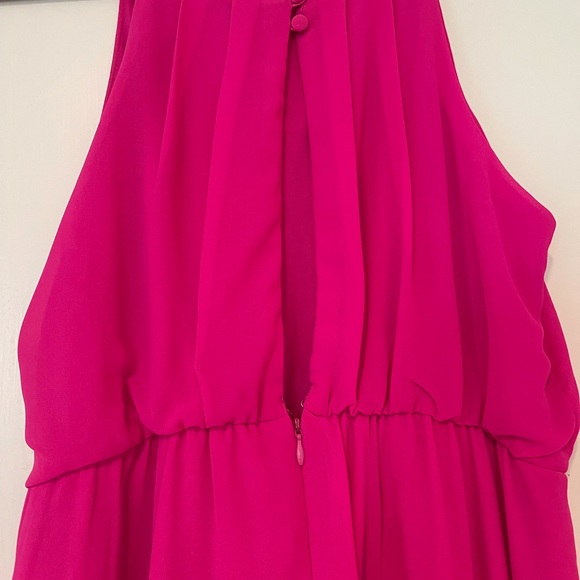Fun and flirty hot pink dress - Picture 4 of 5
